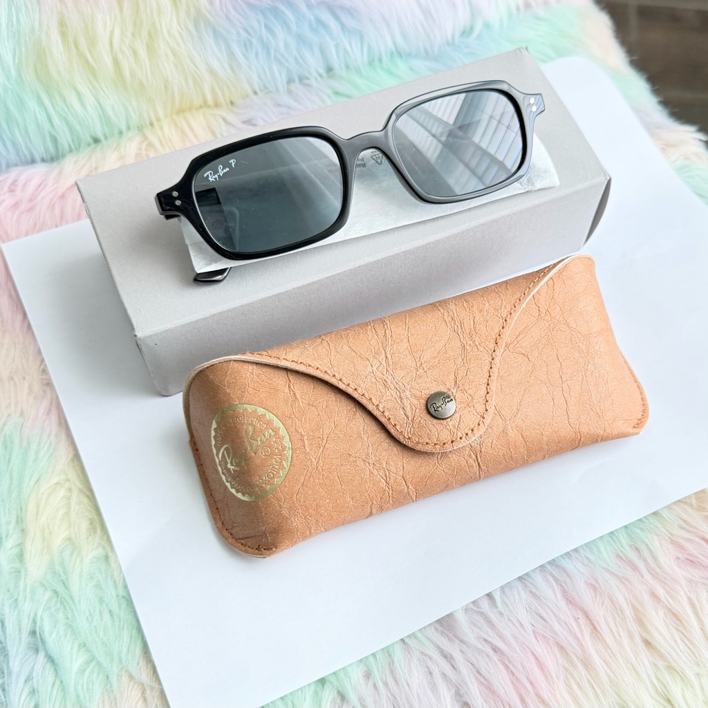 Zuri Bio-Based Ray-Ban Black Glasses With Brown Case